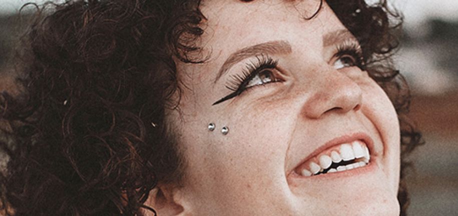 Anti-Eyebrow Piercing Guide: Jewelry and Aftercare Tips