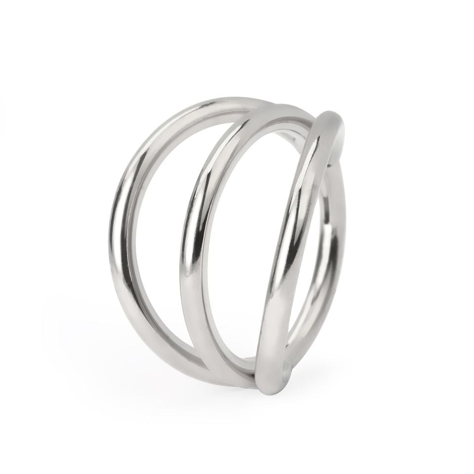 Triple hooped ring in titanium
