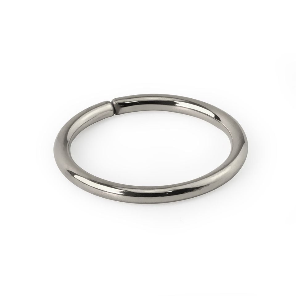 Seamless ring in a variety of colors