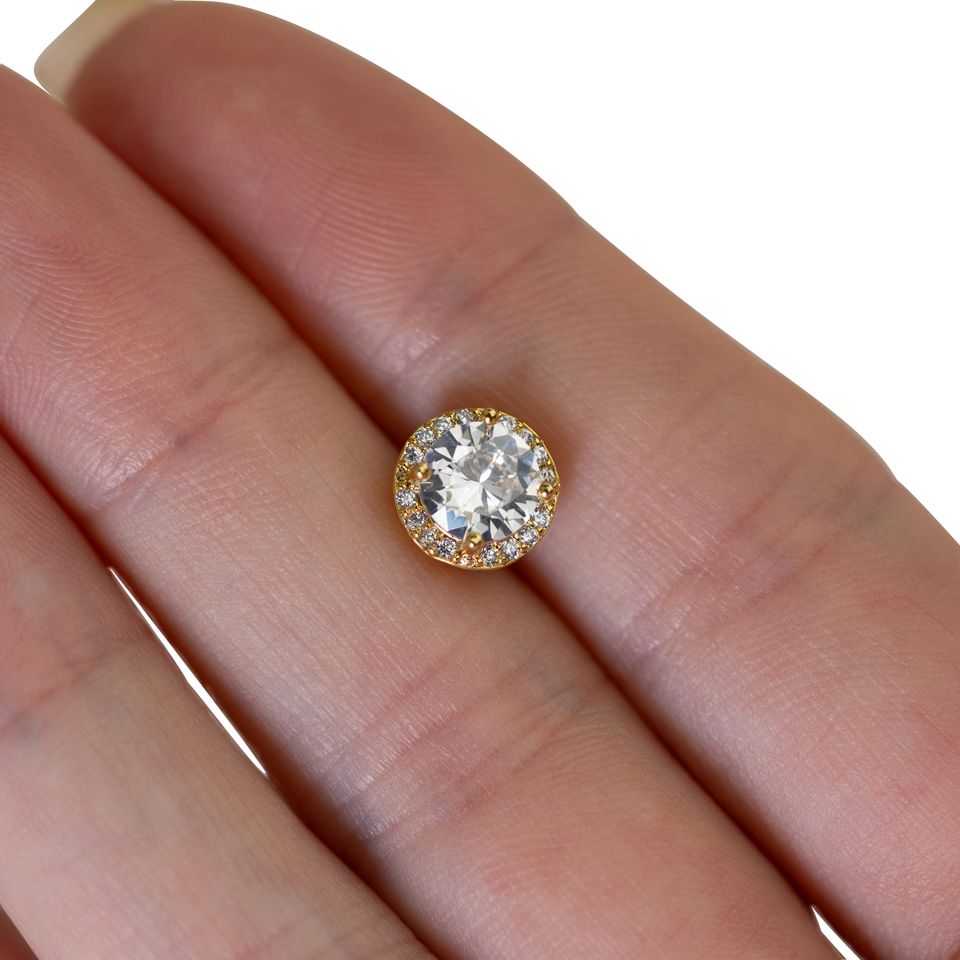 Dermal top round-shaped with facet cut gem in your choice of color