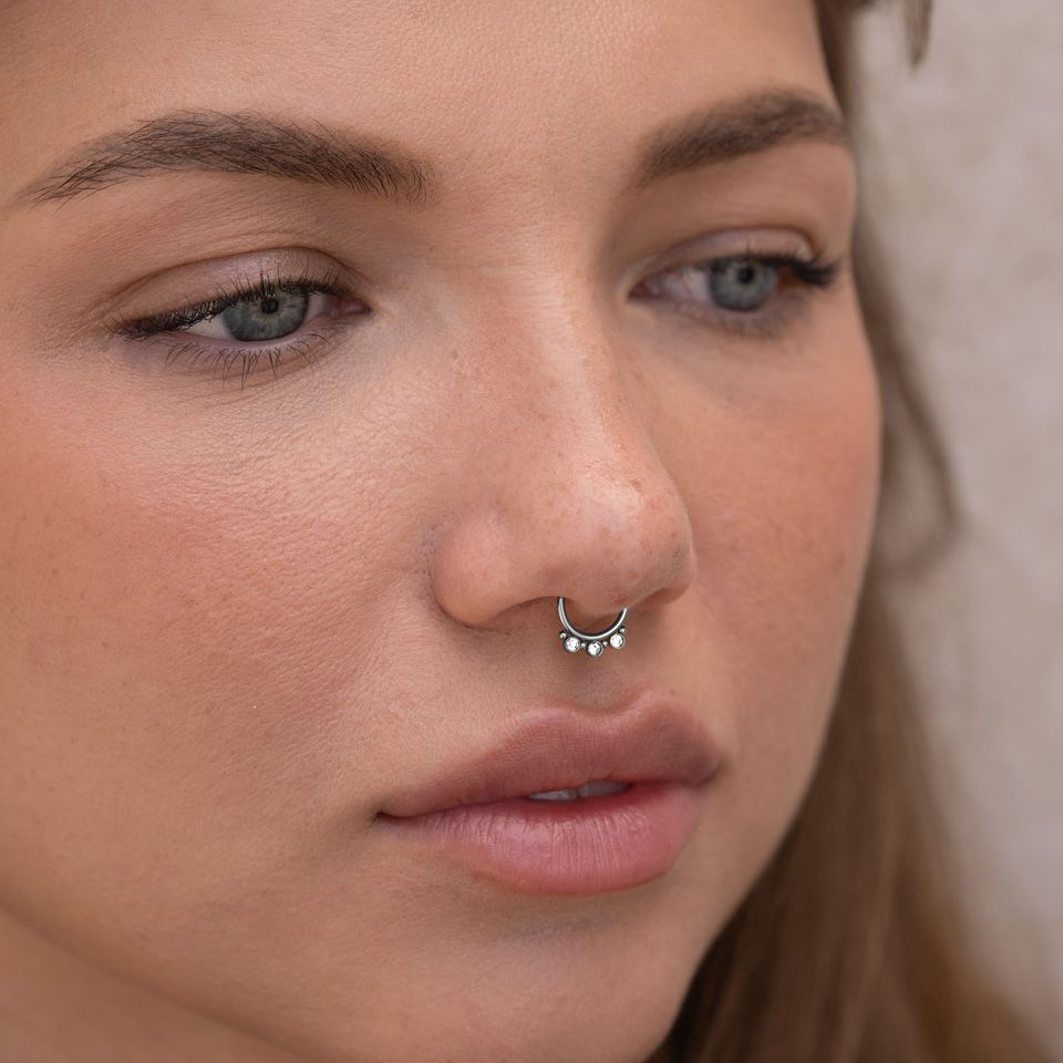 Fake septum ring with three stones and small beads