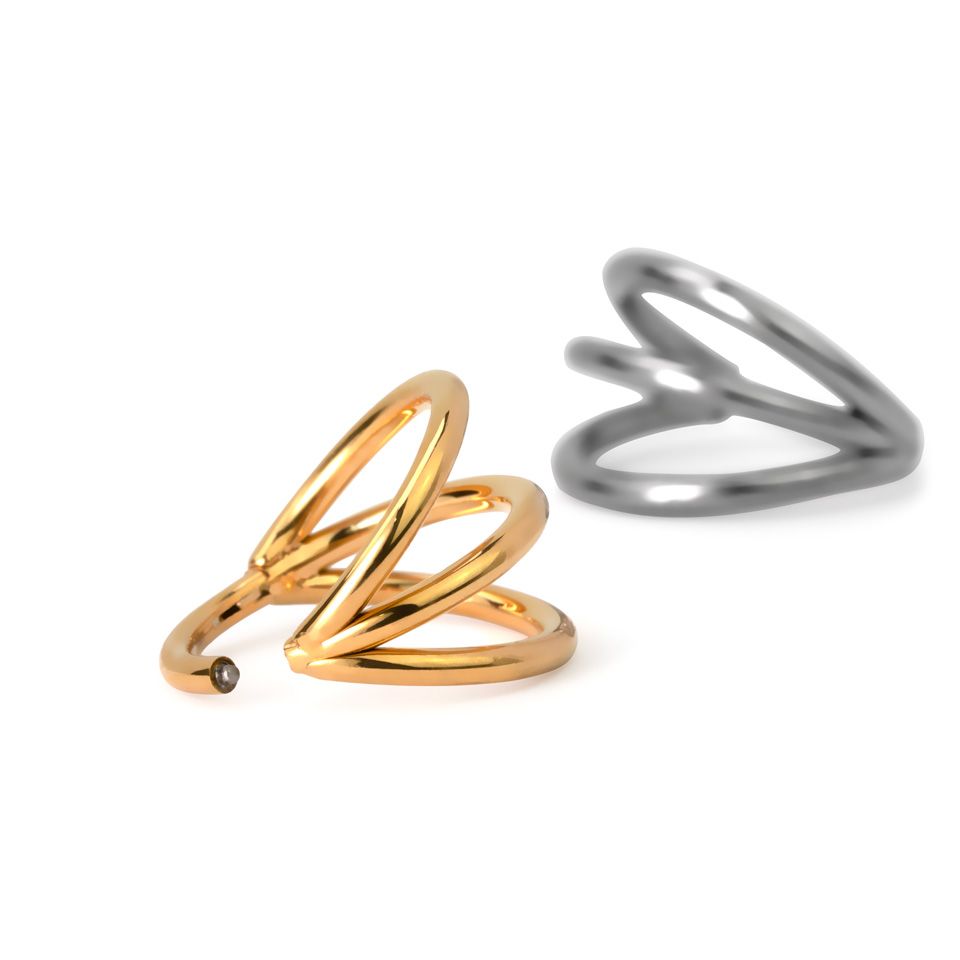 Triple hooped ring in titanium
