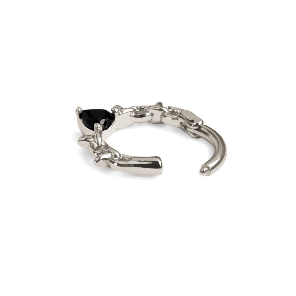 Forward facing ring with barbed wire and heart shaped gem
