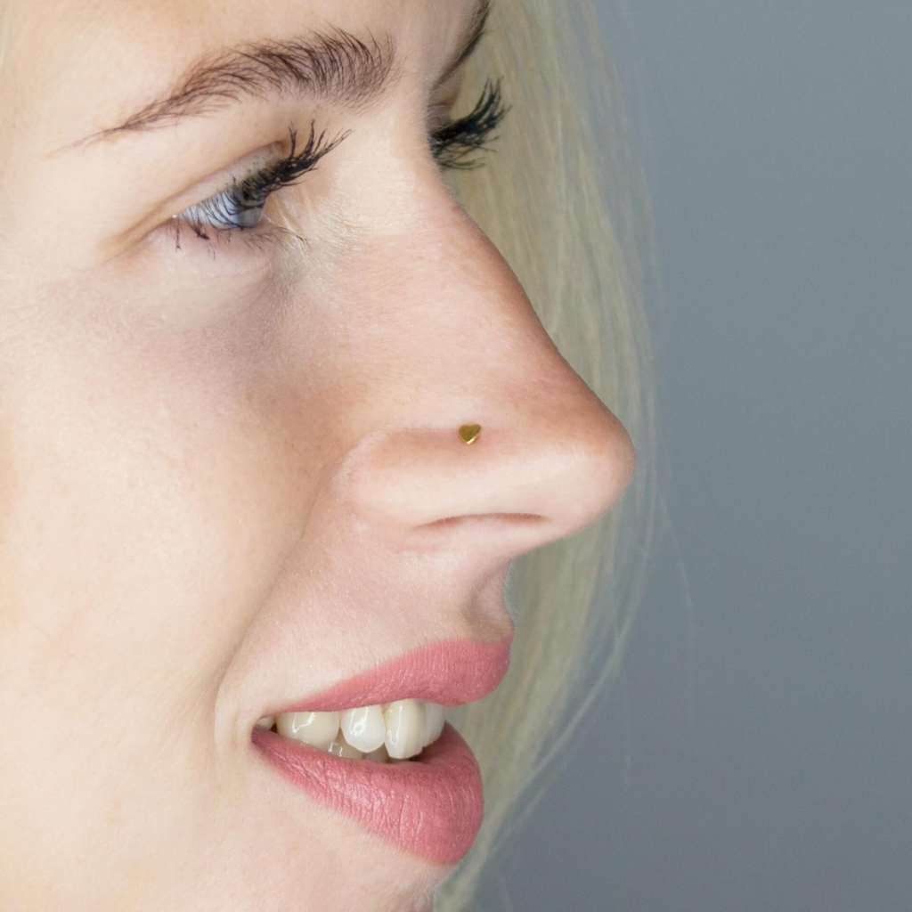 Nose stud in a variety of motifs.
