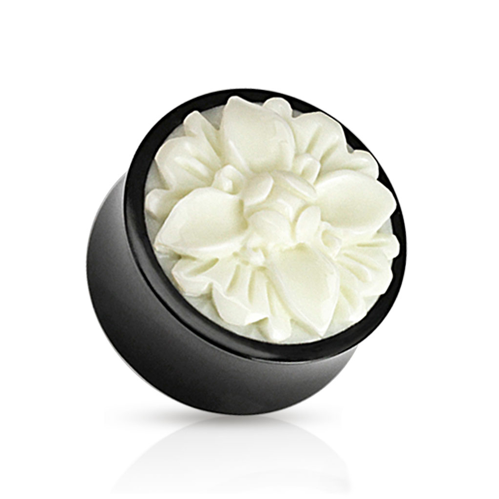 Plug made of horn with hand-carved bone four-leaf flower
