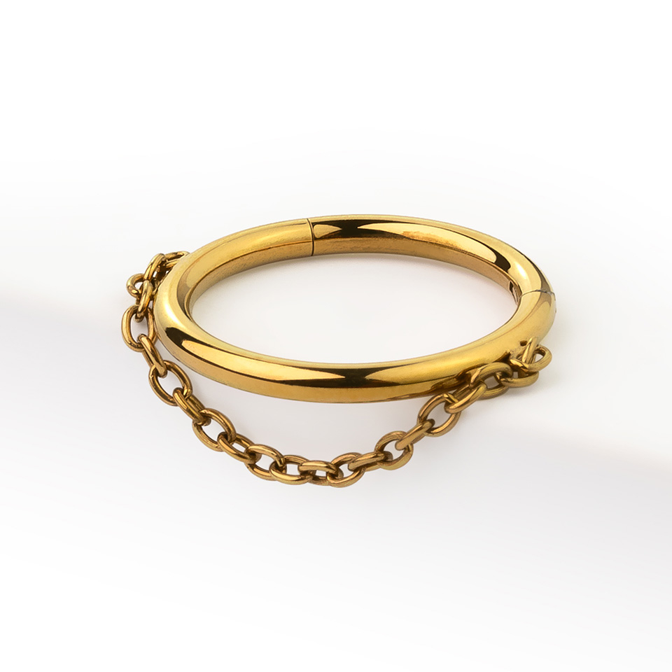 Hinged ring with chain detail