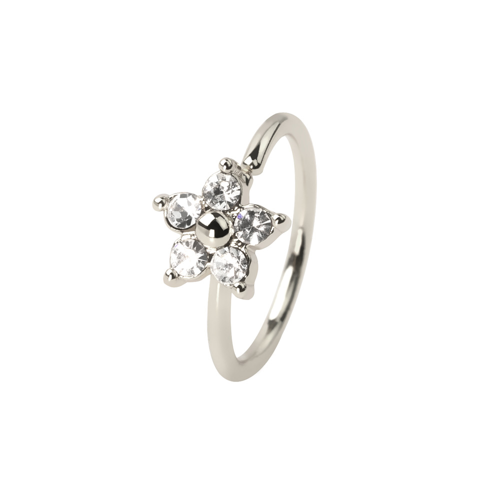 Ring with dainty flower