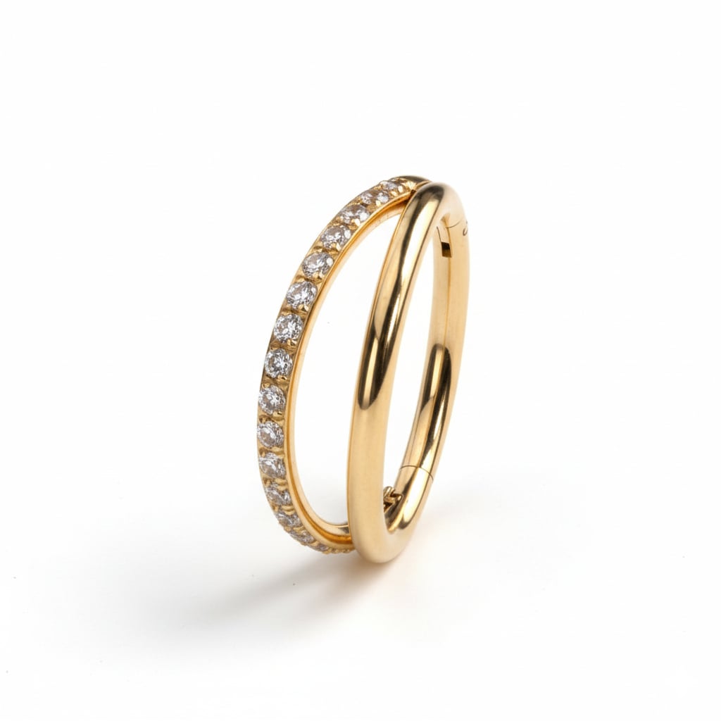 Dvostruka karika od titanija s kamenčićima na jednoj karici