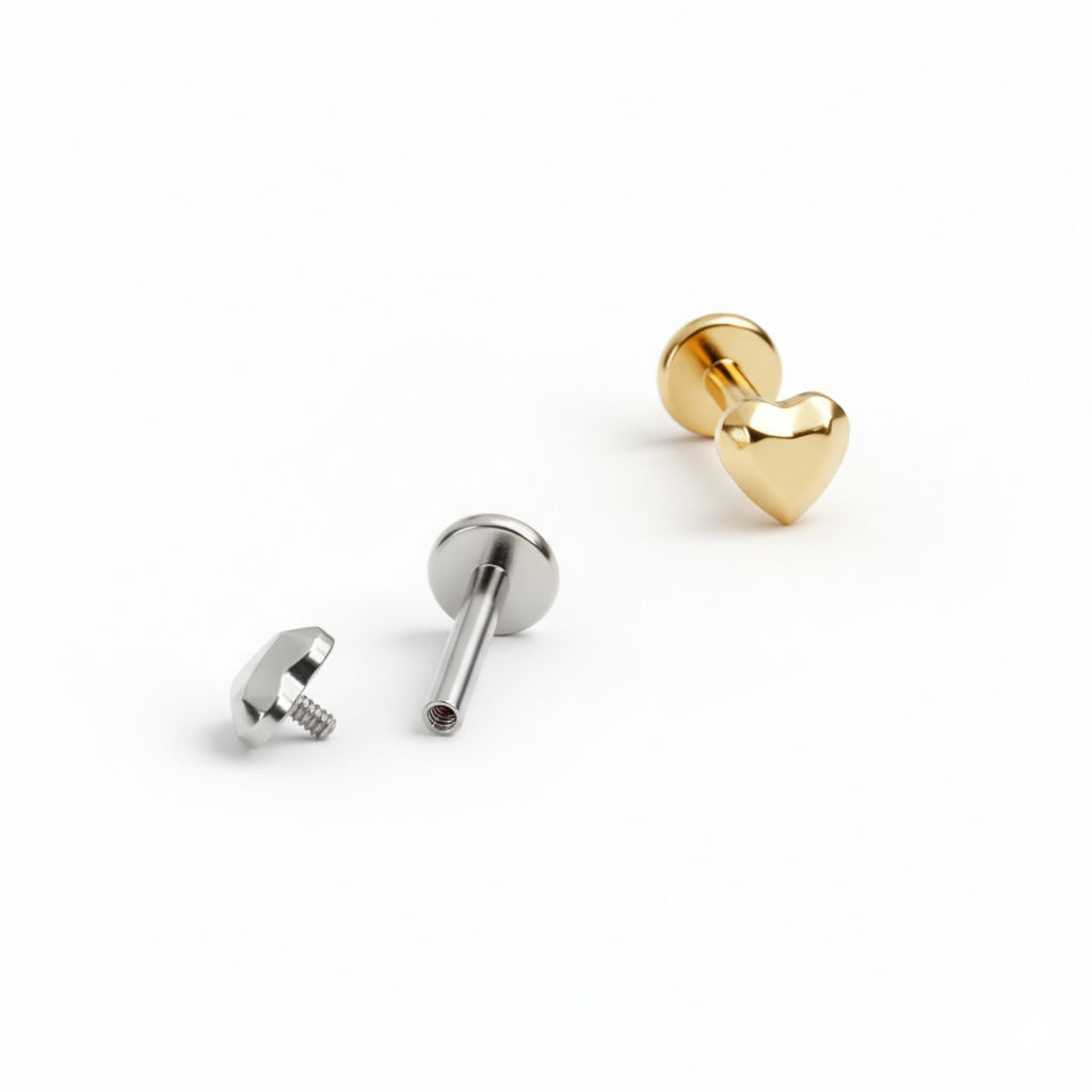 Titanium labret with multi faceted heart