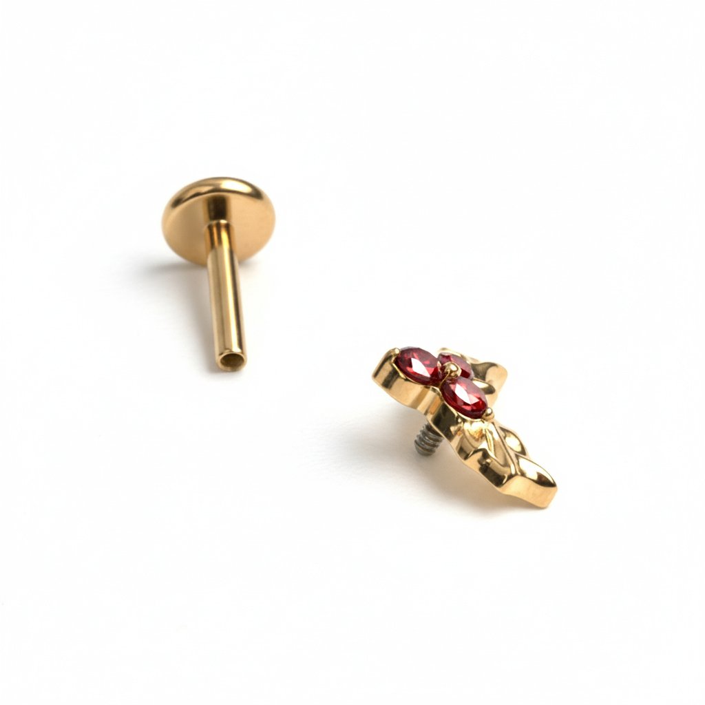 Holly labret in titanium