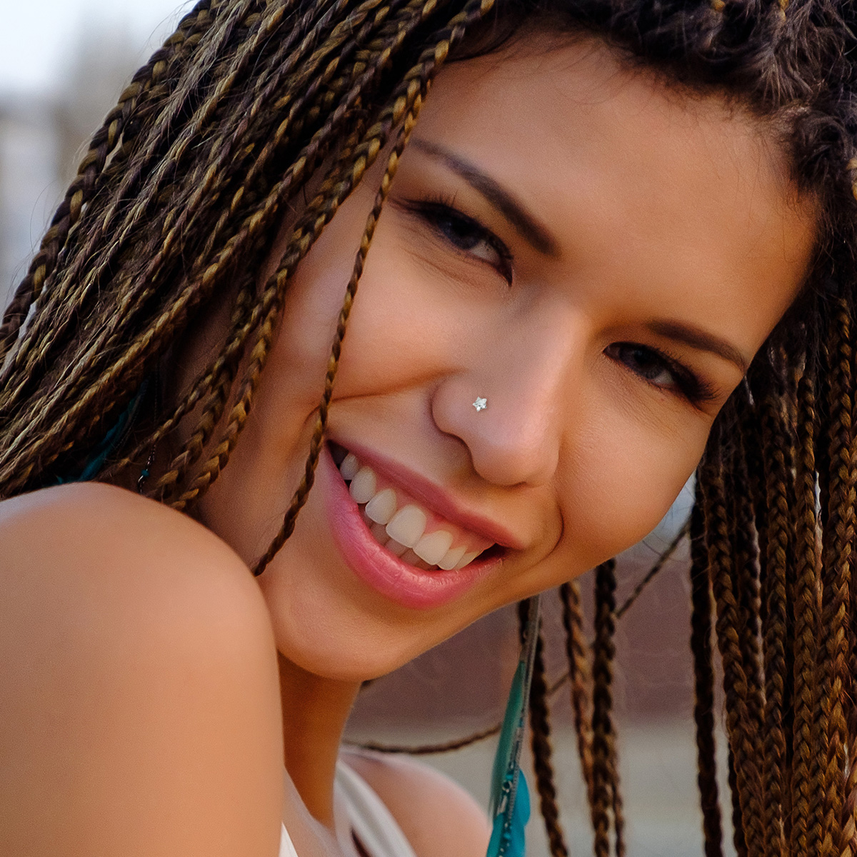 Nose stud in your choice of color and stone design