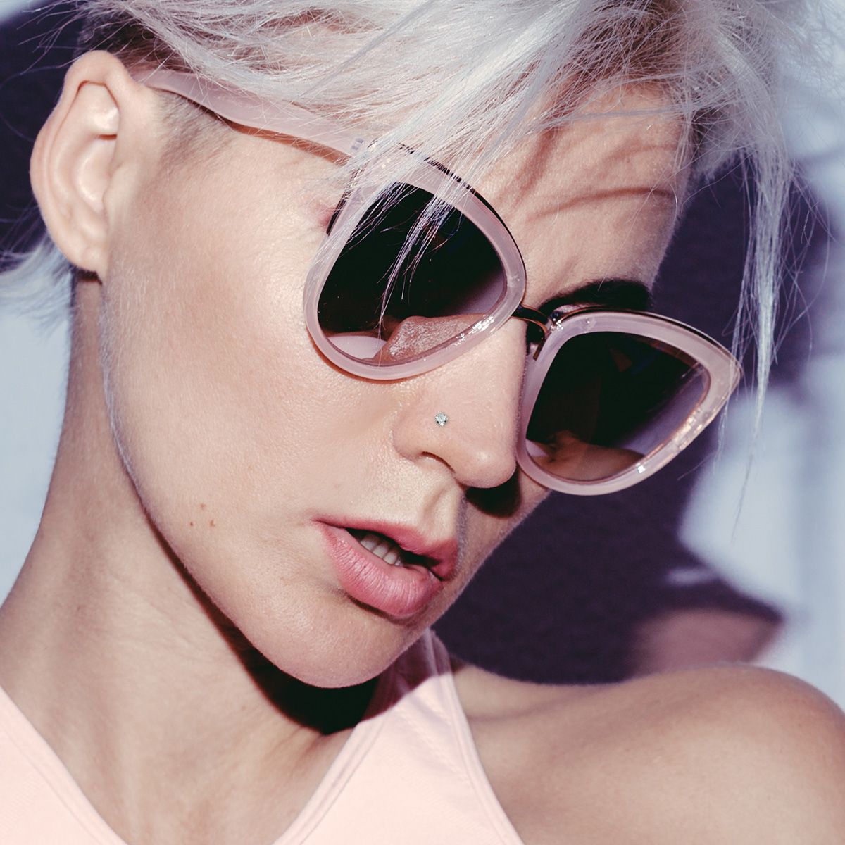 Nakit za nos u boji i obliku kamenčića po izboru