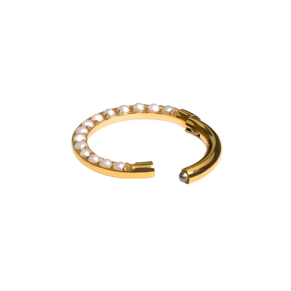 Titanium ring with forward facing pearls