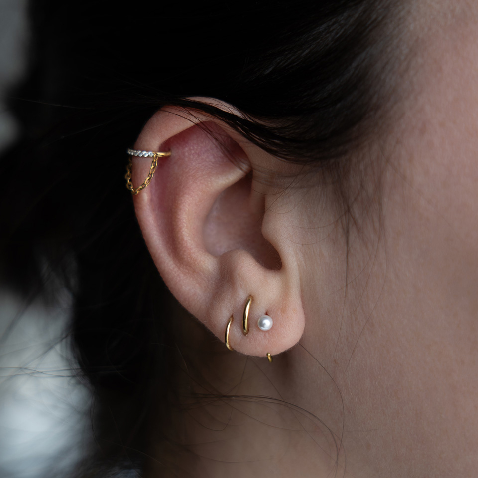 Pearl titanium open hoop