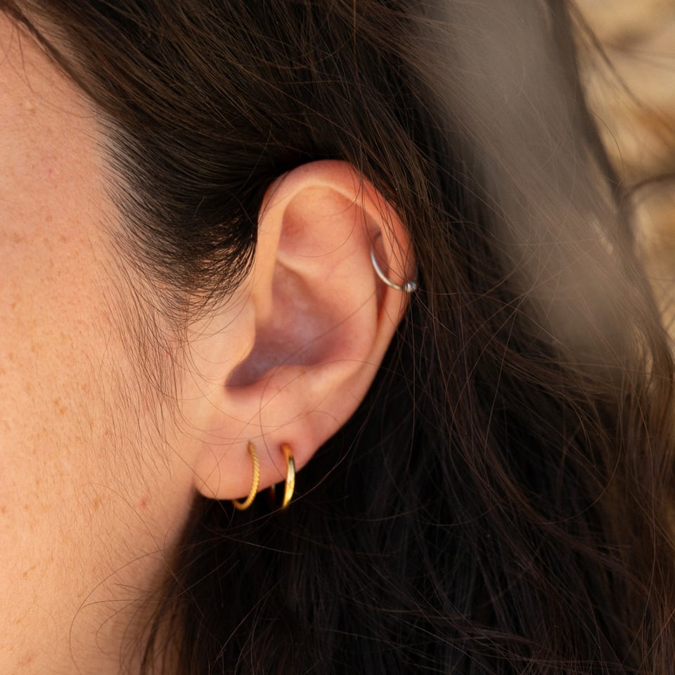 Fixed bead ring in many colors